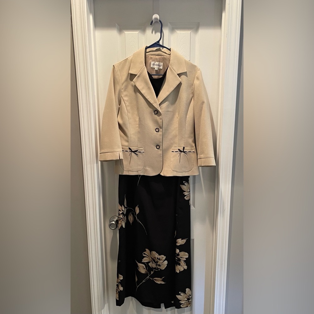 Studio I Black & Tan Floral Ladies Sleeveless Dress with long sleeved Tan Jacket